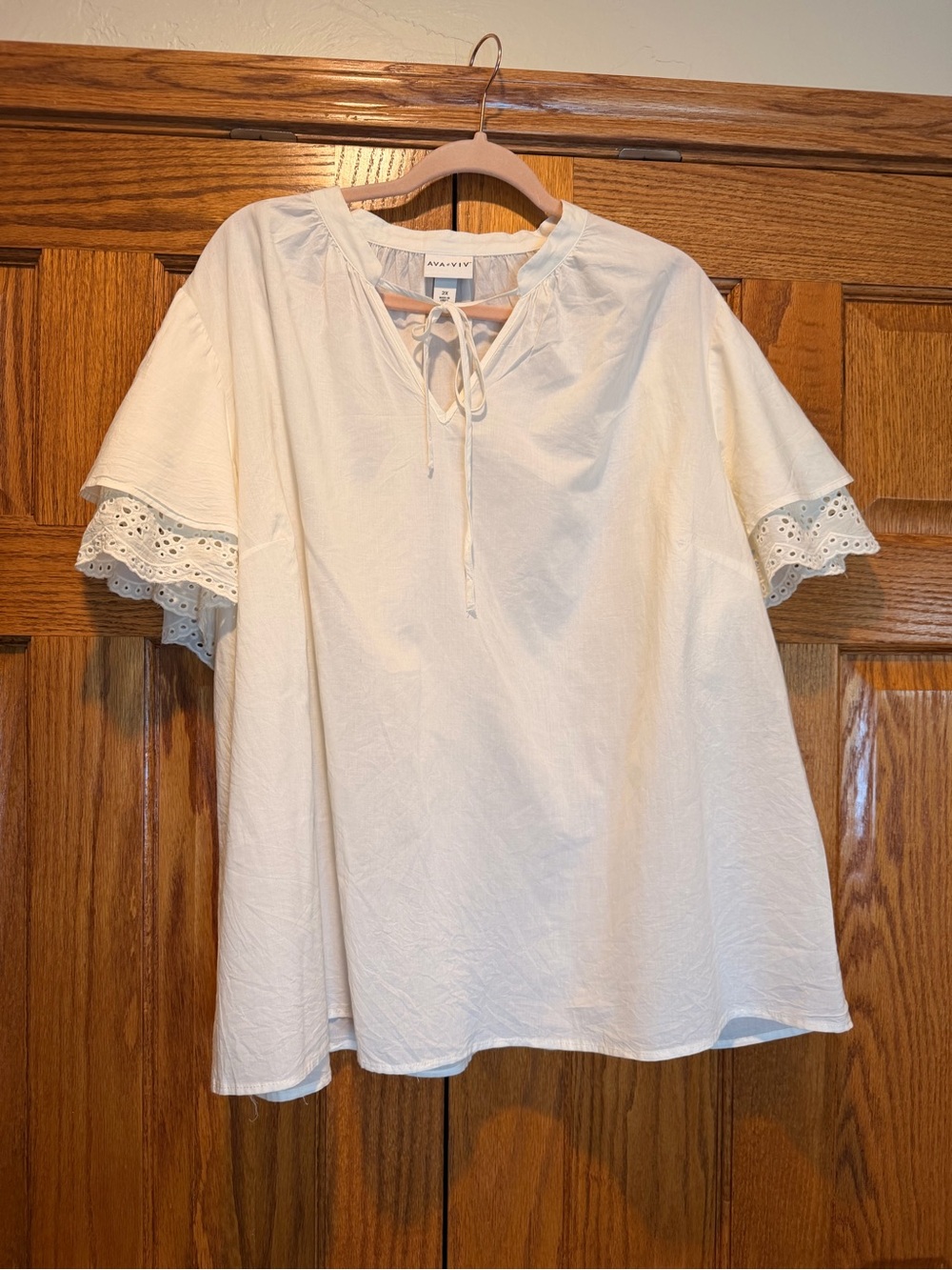 Ava & Viv White Eyelet Tie-Neck Flutter Sleeve Top